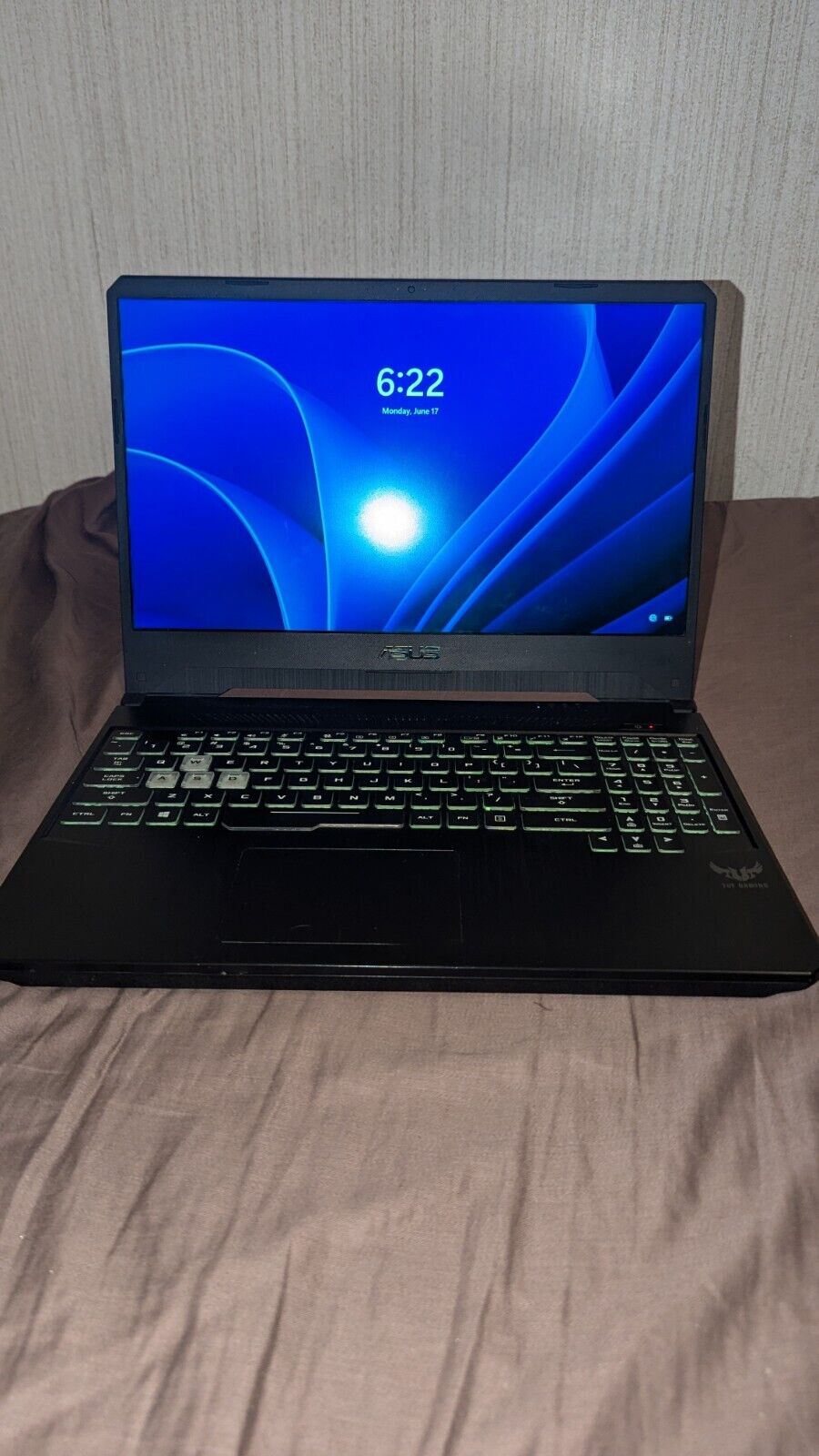 ASUS TUF FX505DT-UB52 Gaming Laptop AMD R5-3550H 16 GB DDR4