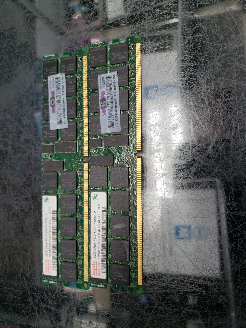 2 PCS. Hynix 2GB 2Rx4 PC2-5300P-555-12 Server RAM Memory (HYMP525P72CP4-Y5 AB-T)