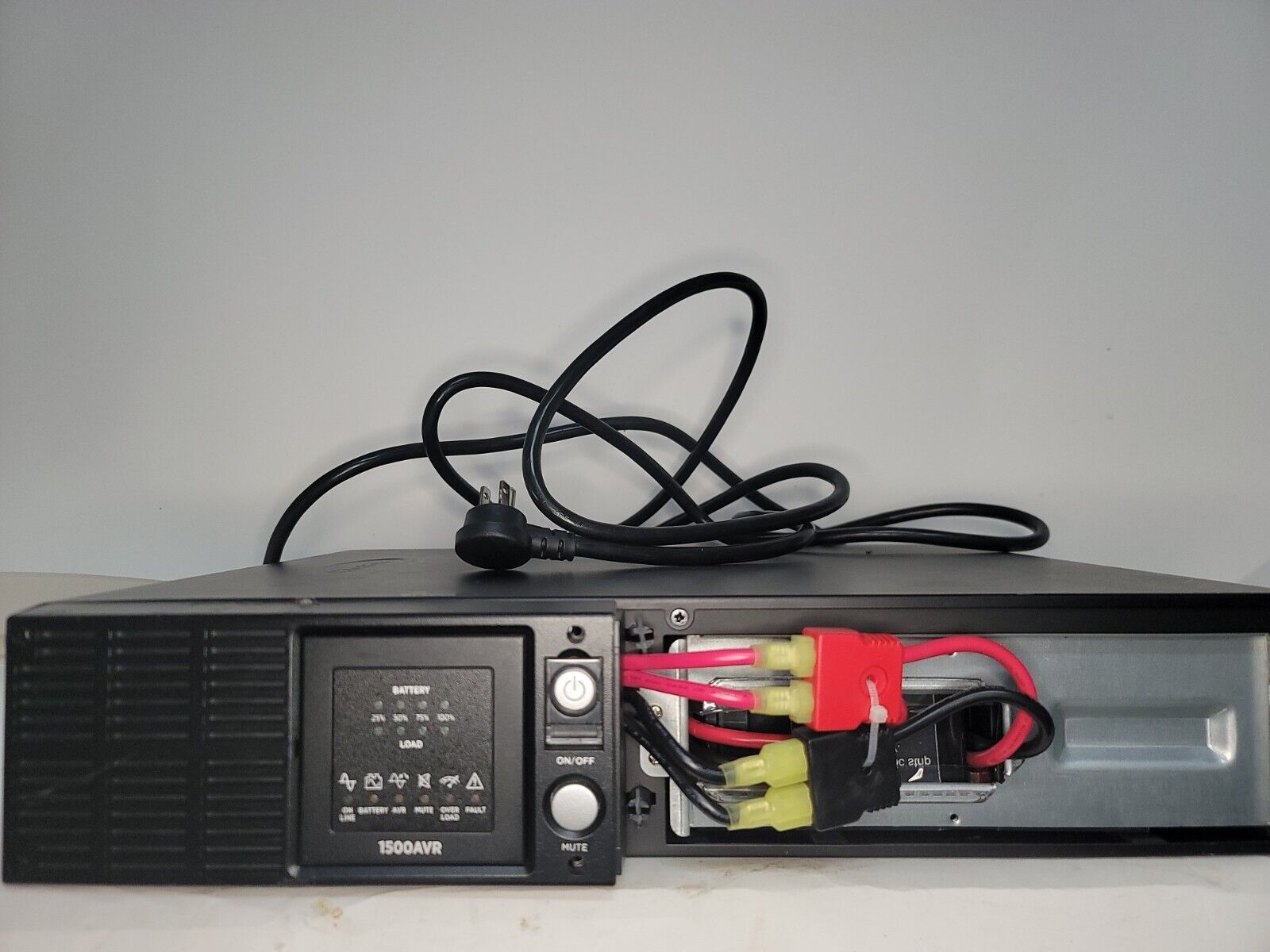 CyberPower CPS1500AVR-R CPS 1500VA/900W 8Outlets AVR, batteries might need repla