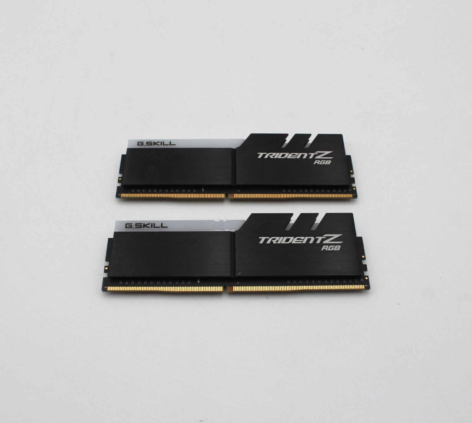 G.Skill TridentZ RGB 16GB Kit (2x8GB) 3200MHz DDR4 F4-3200C16D-16GTZR