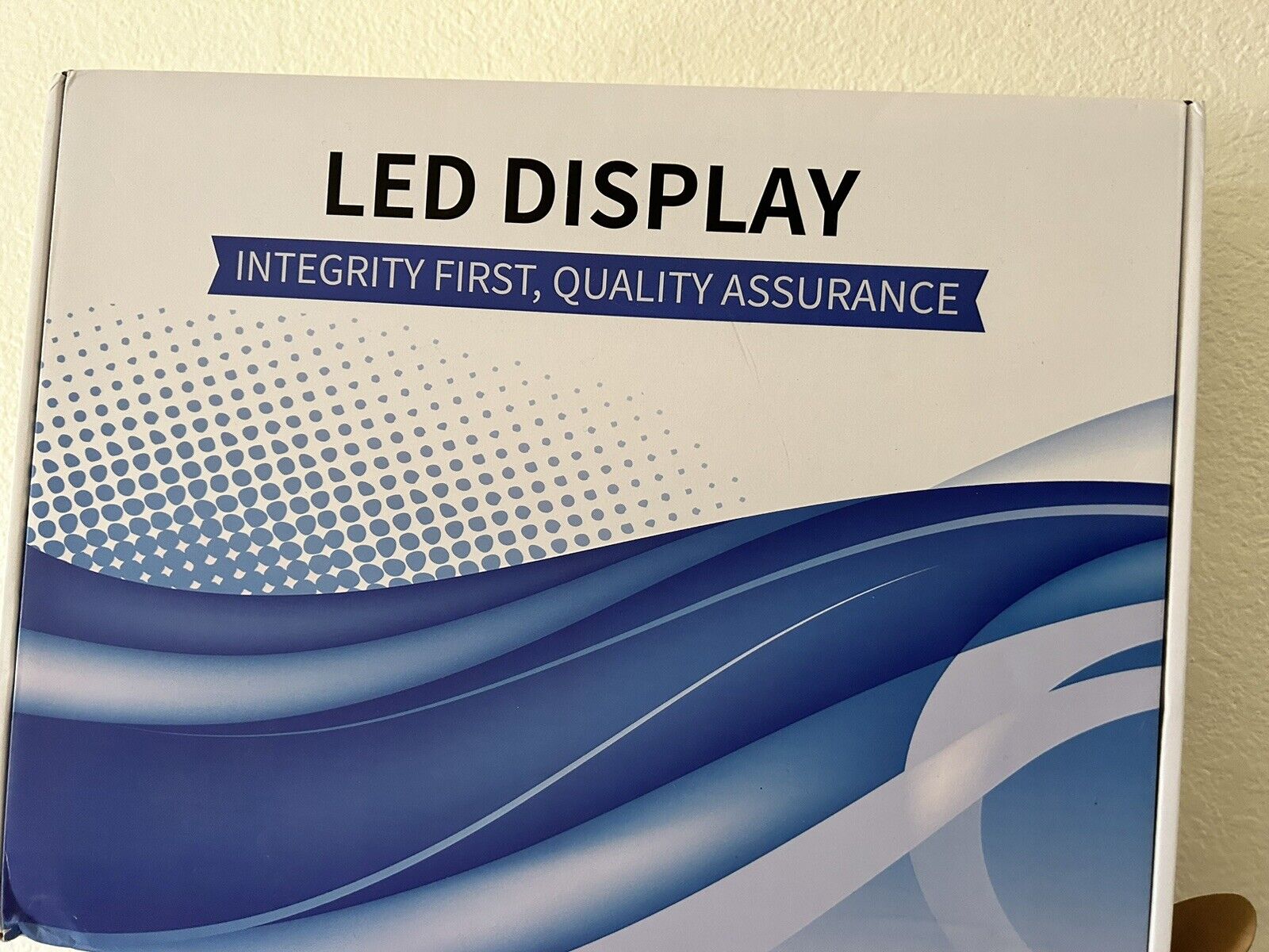 Led display integrity first quality assurance 14-inch portable monitor 