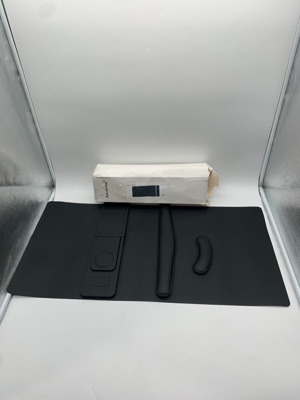 SaharaCase - Universal Desk Mat with Wireless Charging - Black