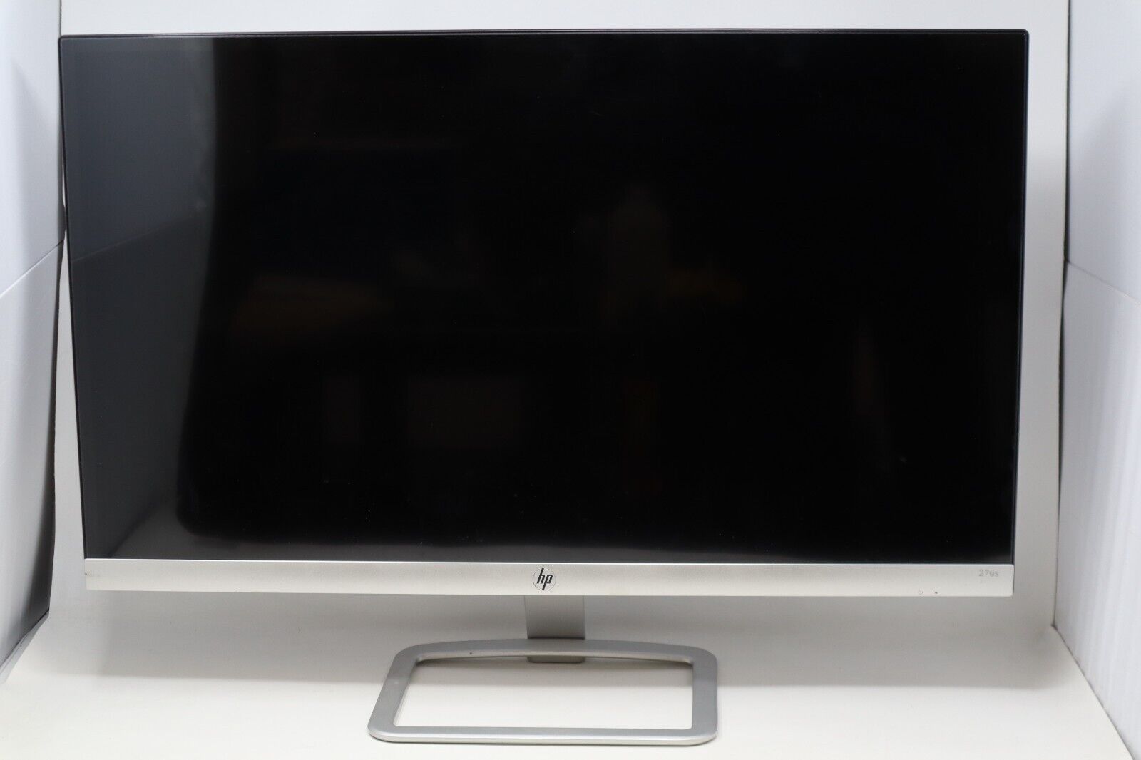 HP 27es T3M86AA 27-Inch Monitor Widescreen Display