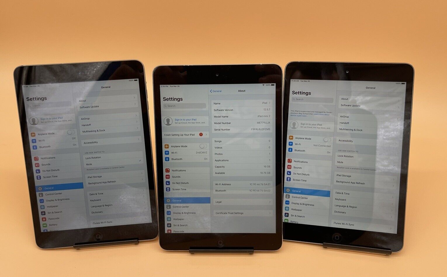 Lot of 3 Apple iPad mini 2 16GB, Wi-Fi, 7.9in - Space Gray A1489