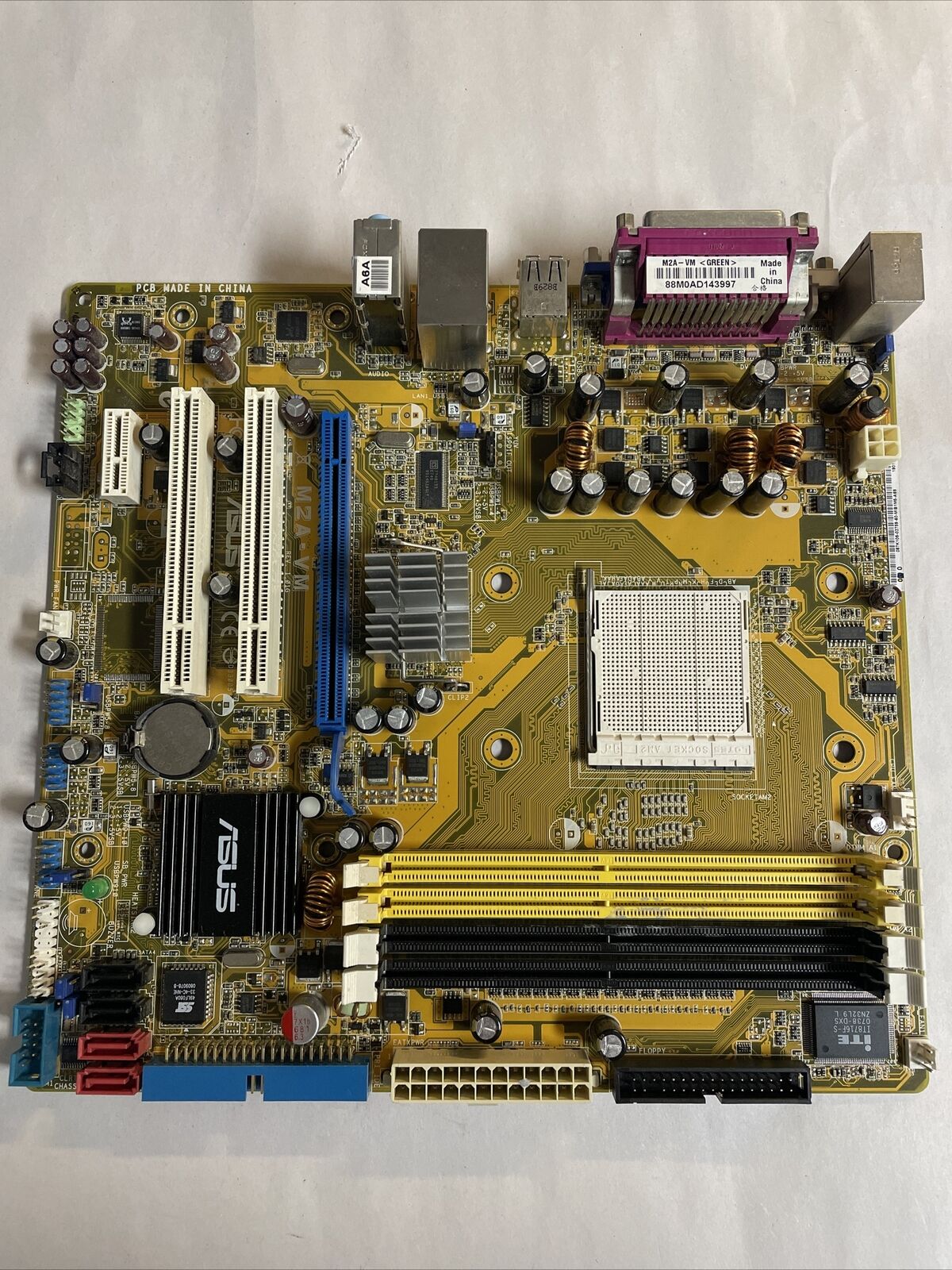 Asus M2A-VM Rev: 1.01G AMD AM2 DDR2 microATX Desktop Motherboard @MB45