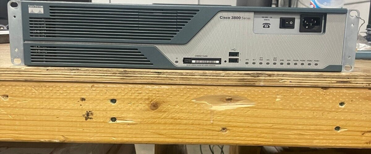 Cisco 3825 Integrated Services Router w/256MB Flash/ 2 Wan Interface Cards.