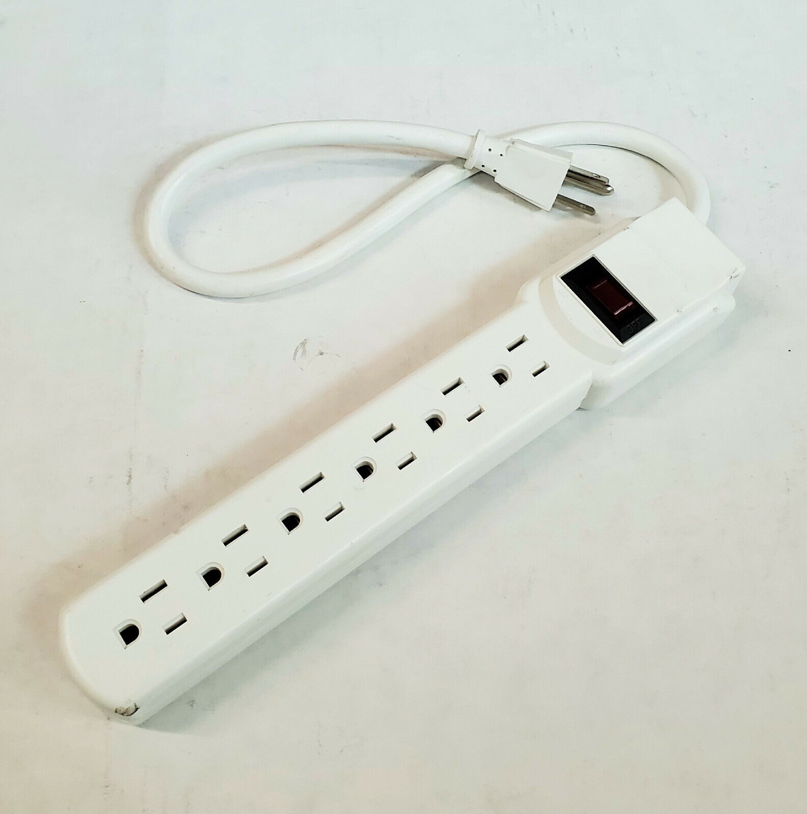 ( 2 Pack ) 1.5 Feet 6 Outlet Heavy Duty Power Strip 14AWG/3 15A, 90J