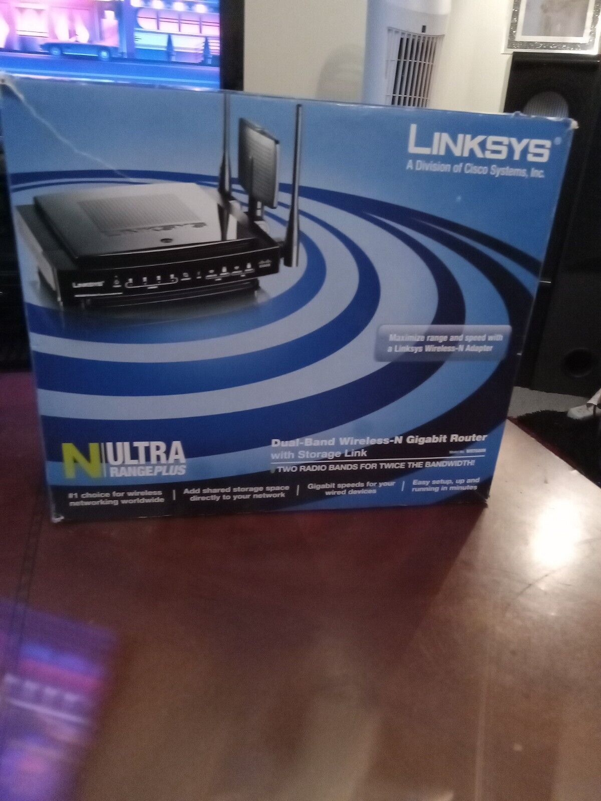 Cisco Linksys WRT600N Ultra Range Plus Dual-Band Wireless N Gigabit Router 