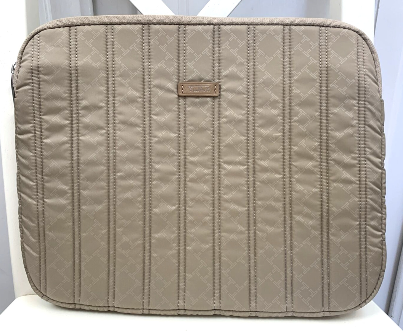TUMI Laptop iPad Tablet Quilted Cover - Beige -NWOT