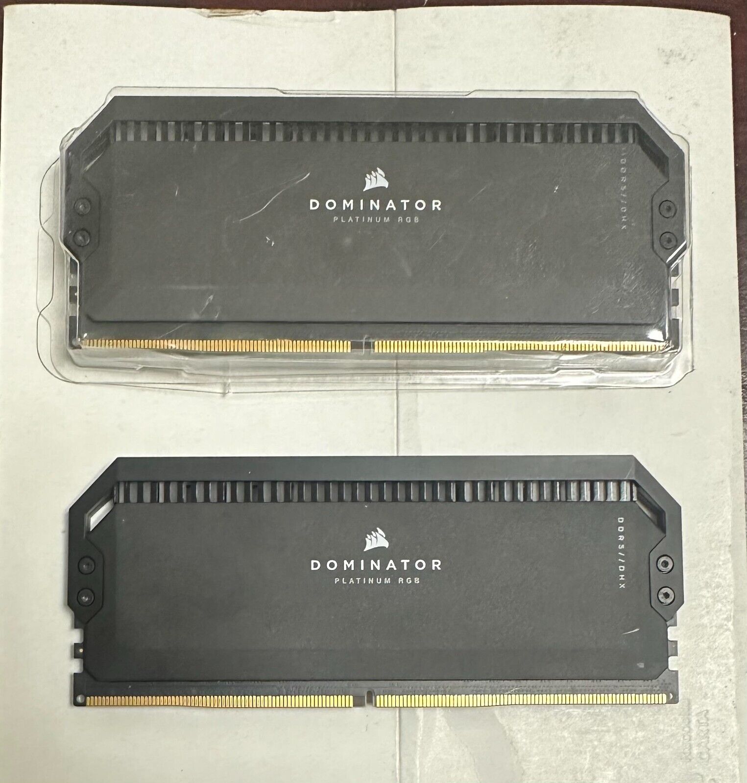 CORSAIR DOMINATOR PLATINUM RGB DDR5 RAM 32GB (2x16GB) - CMT32GX5M2B5200C40