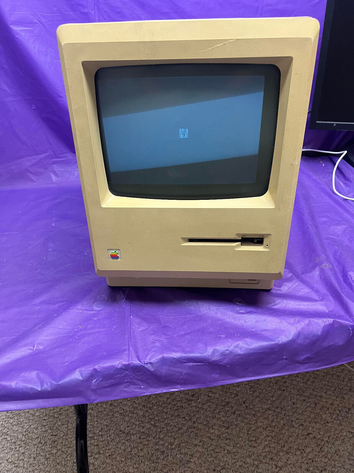 Vintage Apple Macintosh 512K M0001 W Computer