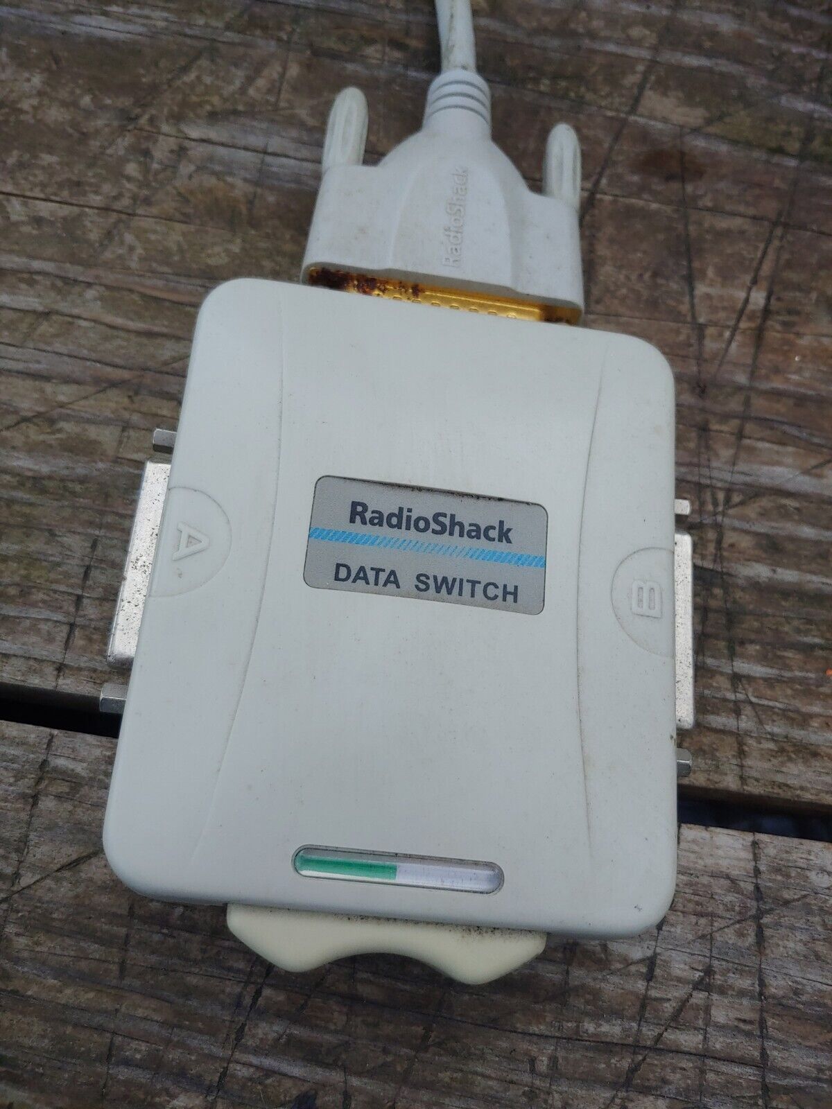 RADIO SHACK SHIELDED COMPUTER A/B DATA SWITCH 26-115 with cord