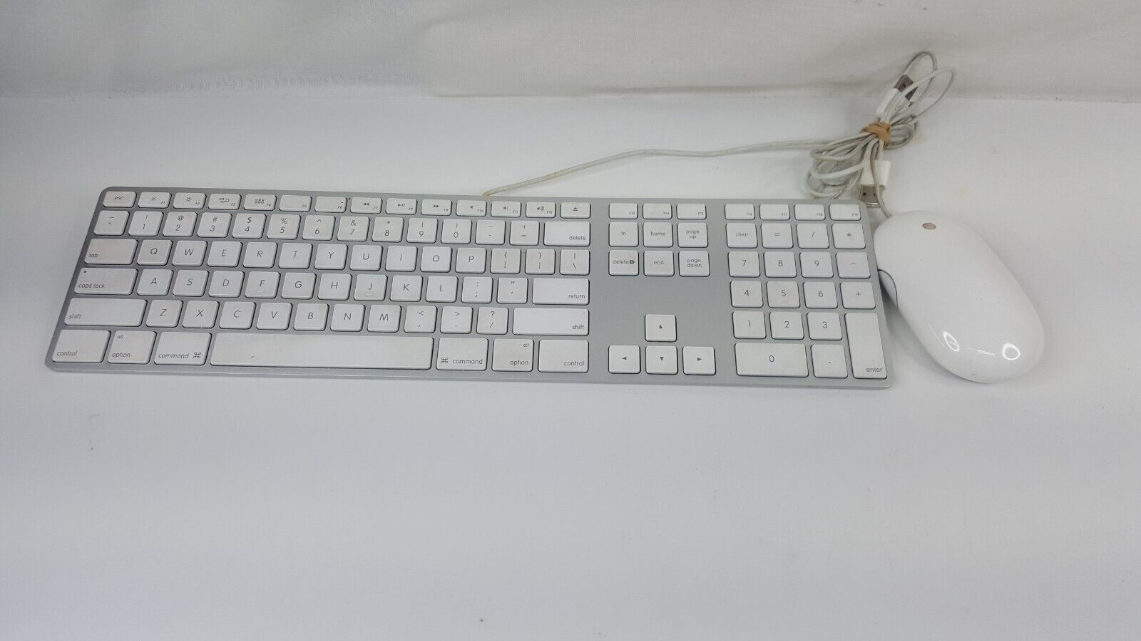 Apple White Aluminum USB Wired Keyboard A1243 with Mouse A1152