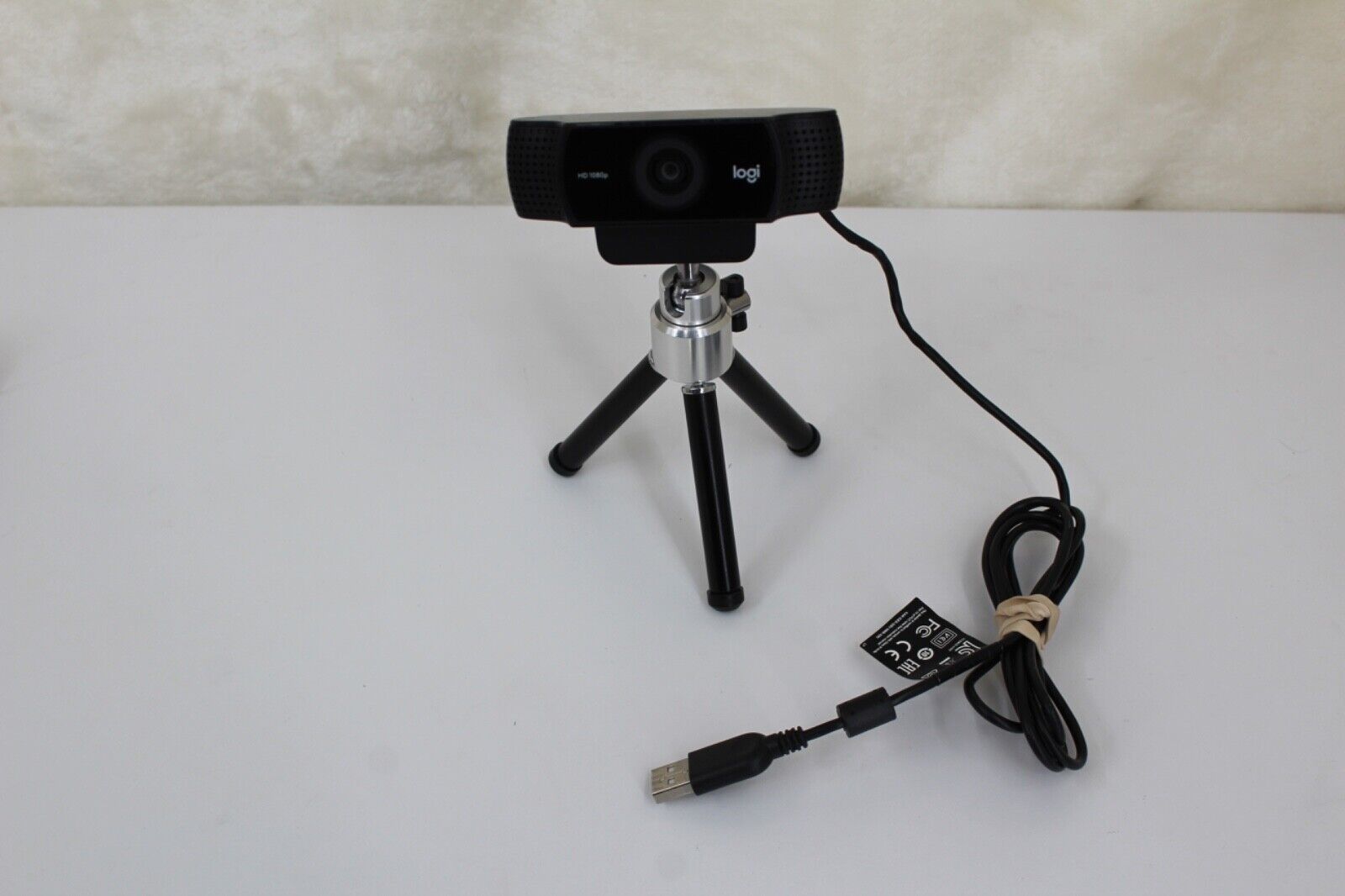 Logitech Logi HD 1080p USB Webcam With Stand (V-U0028, 860-000527)