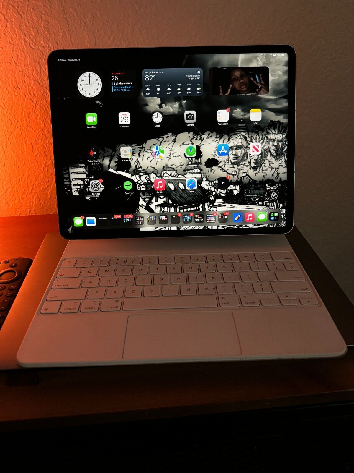 Apple iPad Pro 5th Gen 128GB, 5G (Unlocked), 12.9 in - Silver w/ Keyboard + Pen