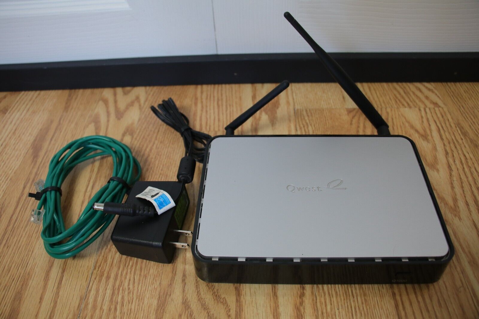 Qwest CenturyLink Approved Zyxel Q1000Z Modem Router  dual antennas