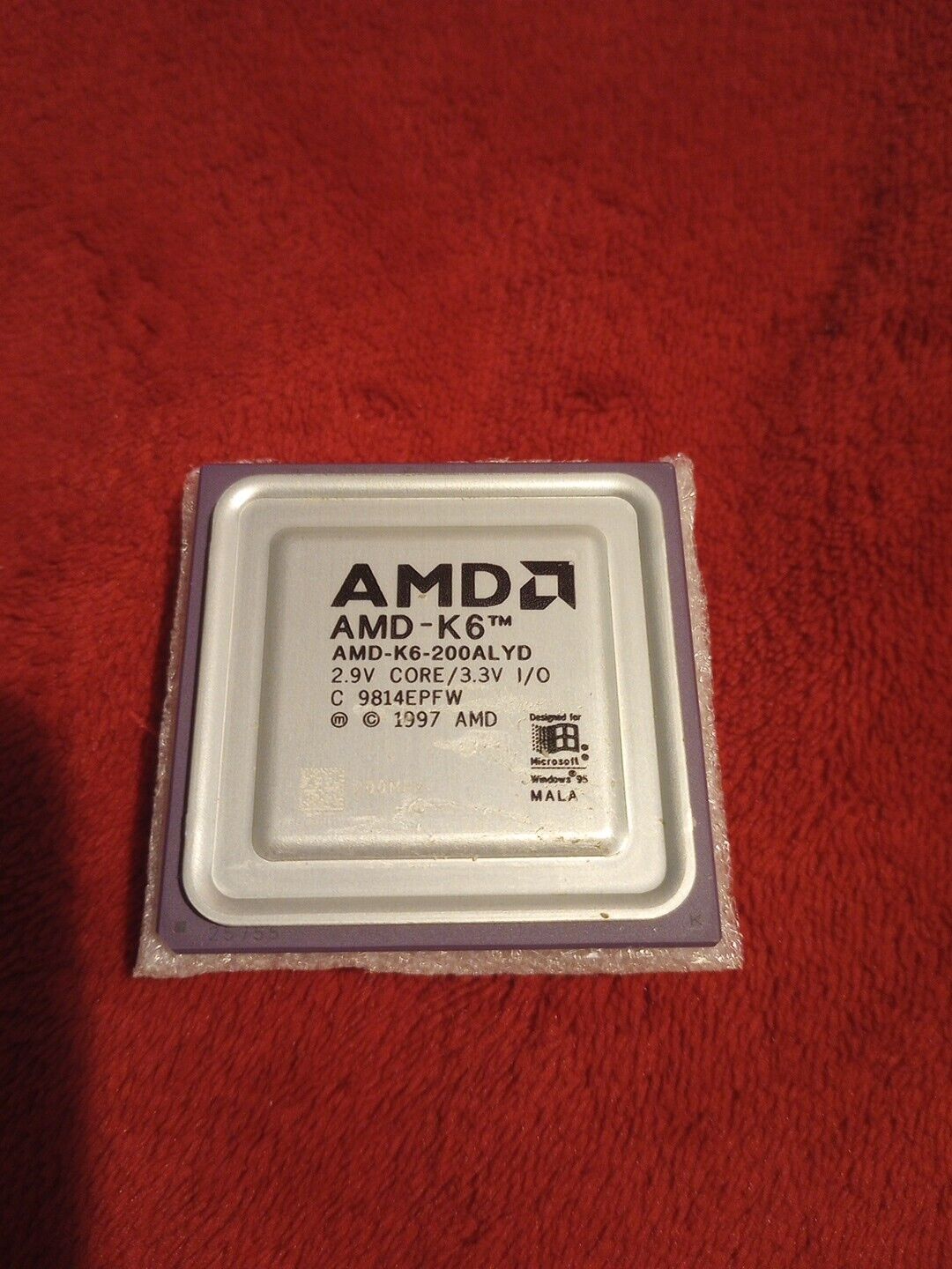 AMD 200mhz AMD-K6 200ALYD CPU Socket 7 (2.9v core 3.3v IO) 1997 C 9814EPFW