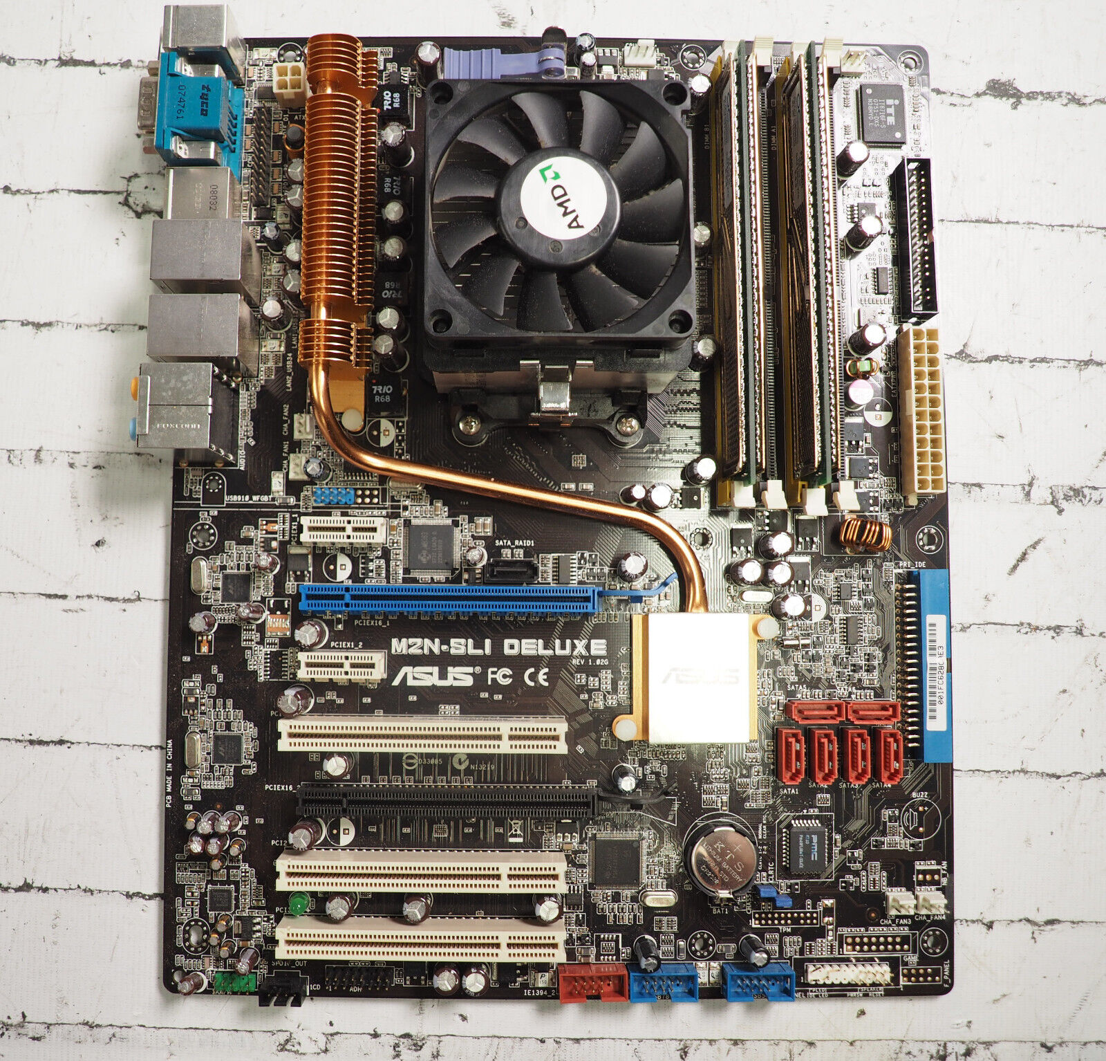 ASUS M2N-SLI Deluxe Motherboard w/ AMD Athlon 64 x 2 AD042001AA5DO , 4 GB RAM