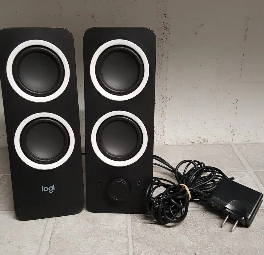 Lot of 2 Logitech Z200 10W Multimedia Speakers 880-000856