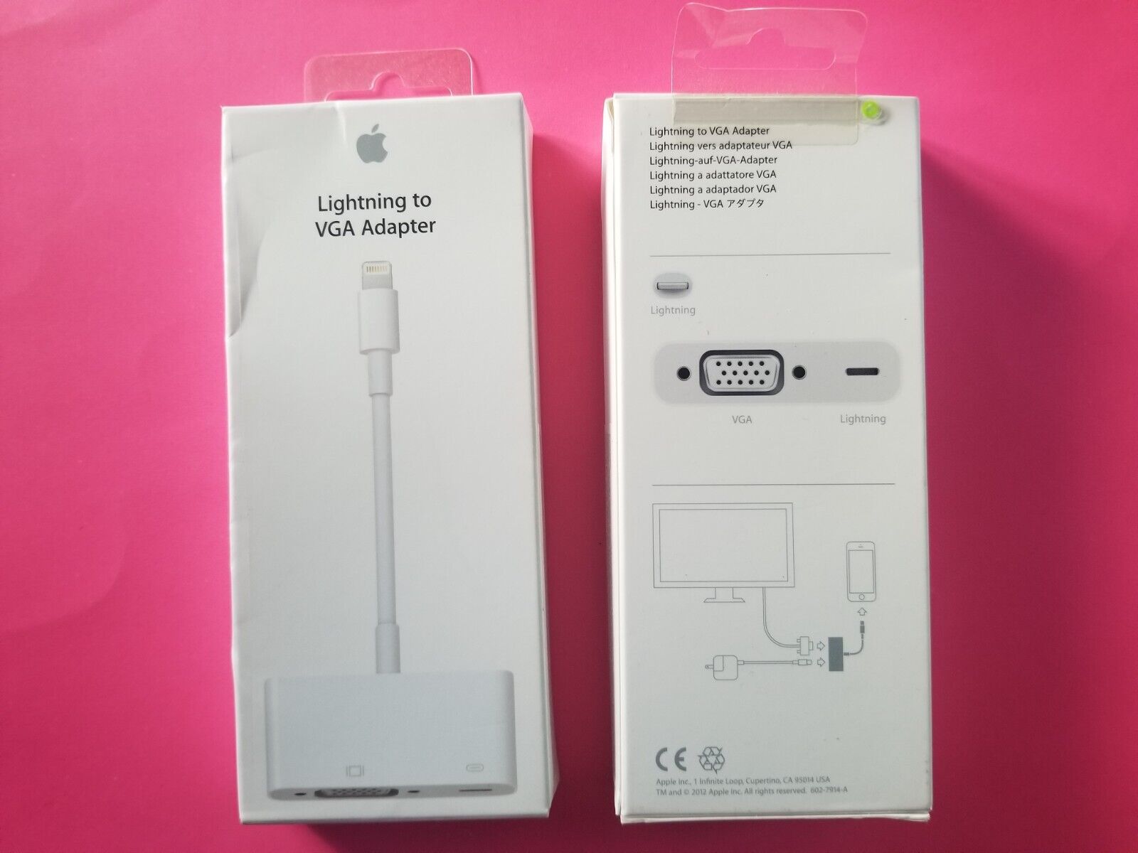 NEW - Genuine Apple Lightning to VGA Adapter for iPad/iPhone/iPod (MD825AM/A)