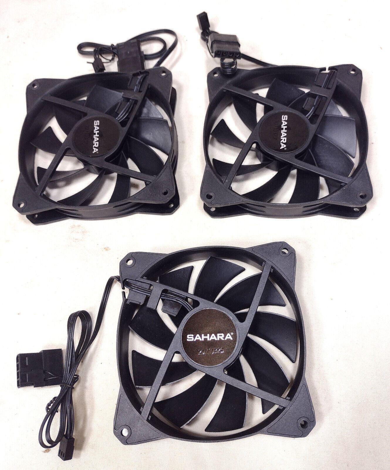 3 Sahara 120mm PC Cooling Fans & Deep Cool Hub New, open box