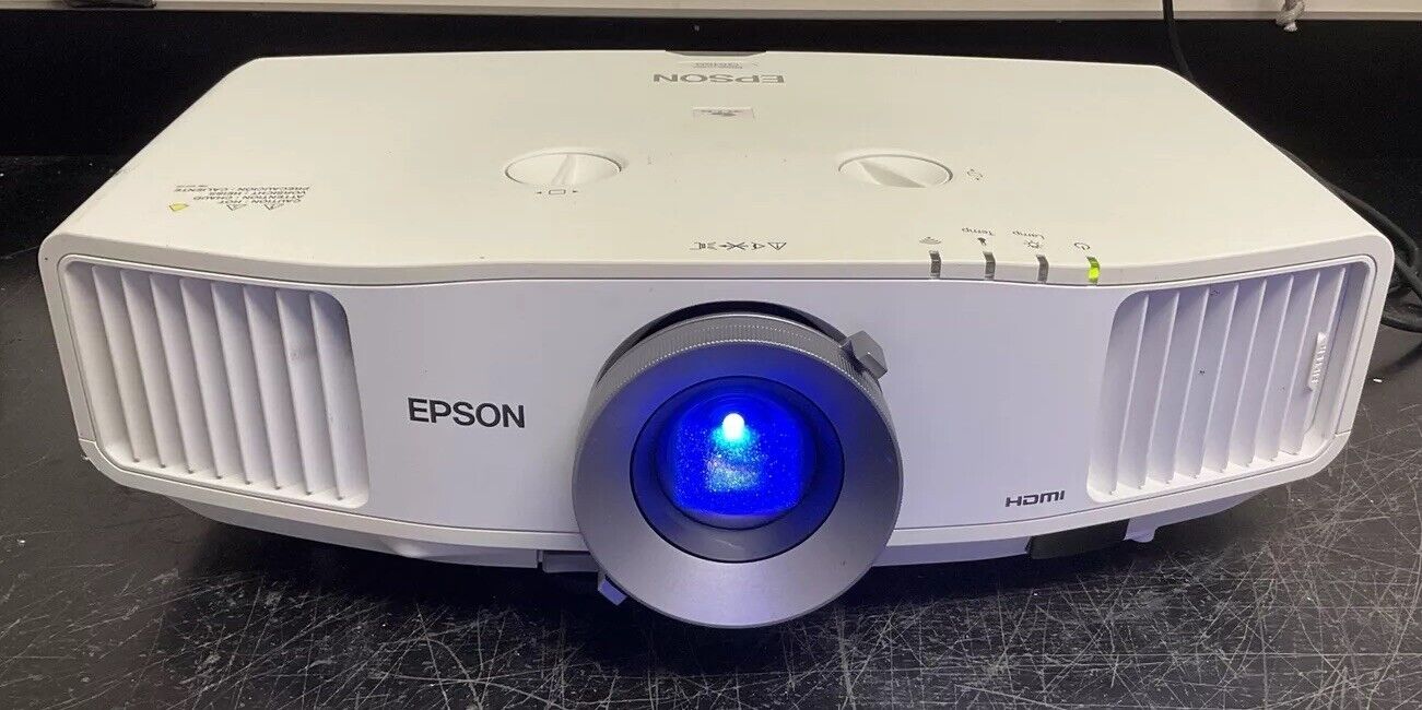 Epson PowerLite Pro G5150 | 2047 Low Lamp Hours | Model H273A | No Power Supply