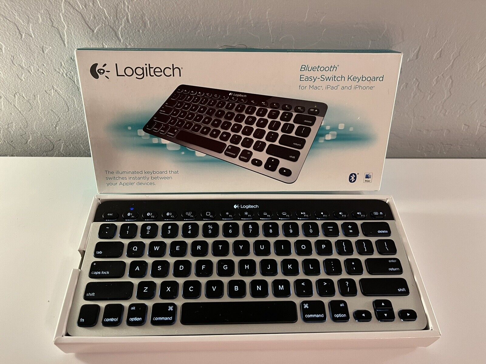 Logitech K811 Wireless Bluetooth Easy Switch Keyboard for Mac iPad iPhone in Box