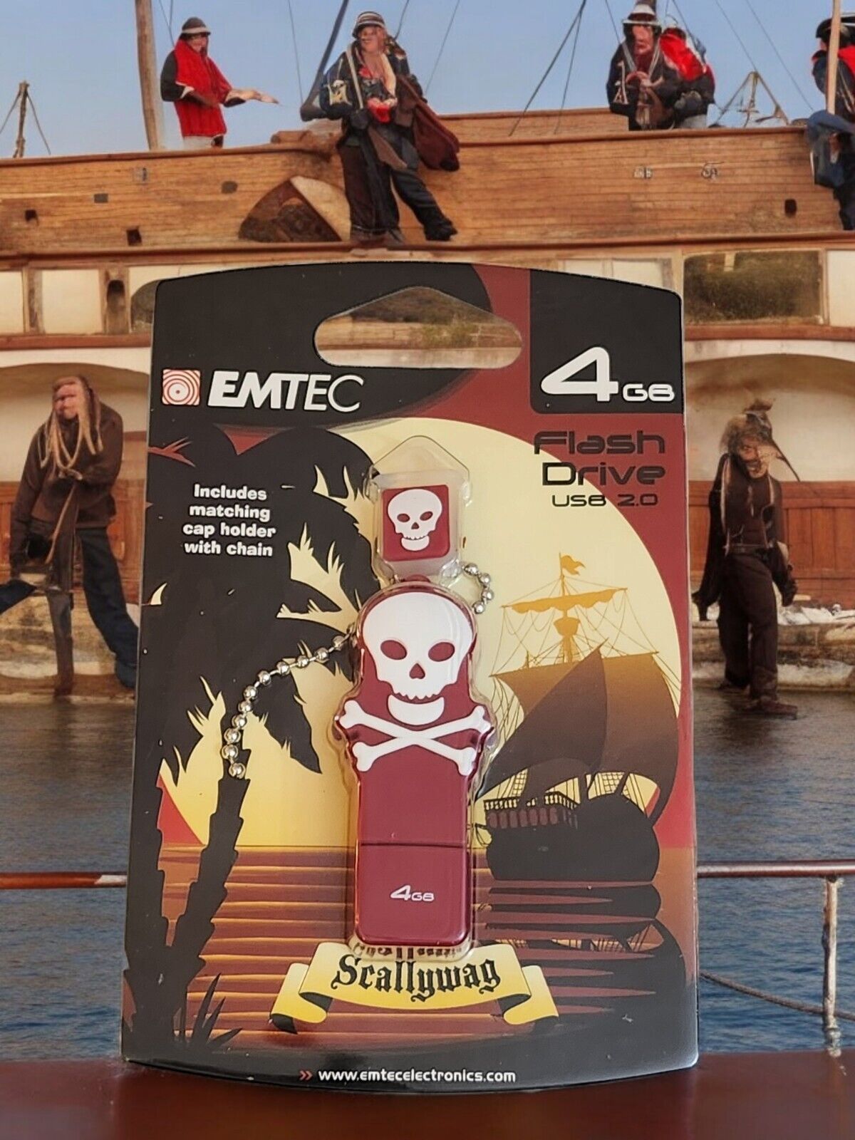 Emtec 4GB Pirate Skull Scallywag USB Flash Drive Matching Cap Holder New