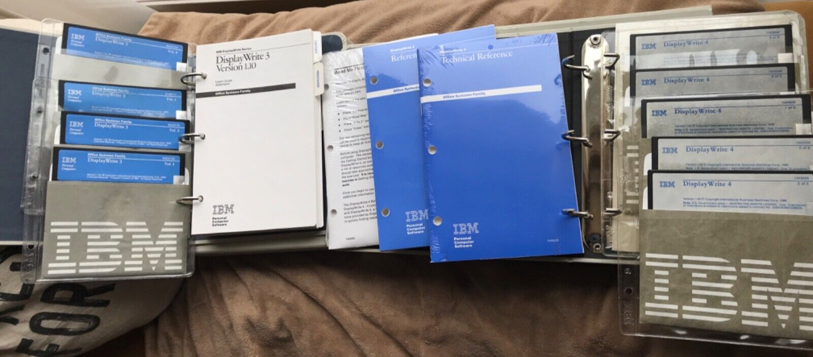 VTG 1985 IBM DisplayWrite 3&4 User’s Guide Volume 1 & 1986 REFERENCE Version 1.0