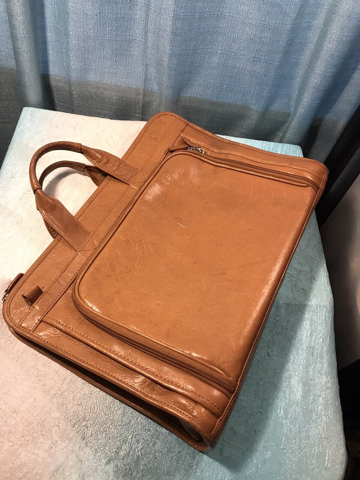 Wilsons Leather Pelle Studio Bag Briefcase Luxury Caramel Brown Computer Laptop