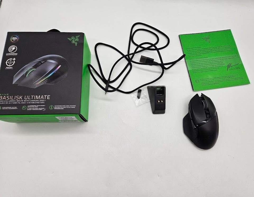 Razer Basilisk Ultimate HyperSpeed Wireless Gaming Mouse w/Charging Dock