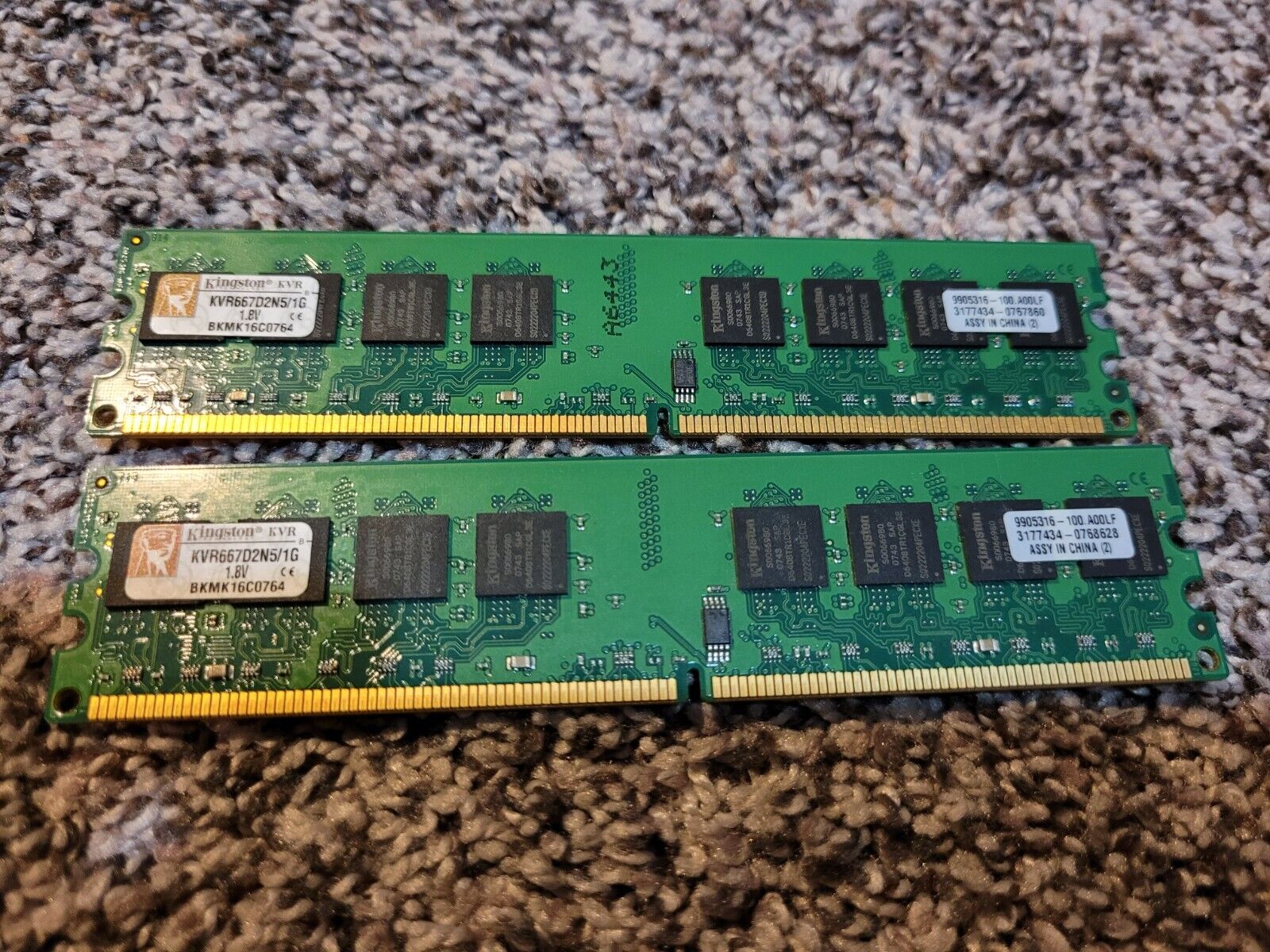 Quantity of Two 1G Kingston KVR667D2N5/1G RAM Sticks