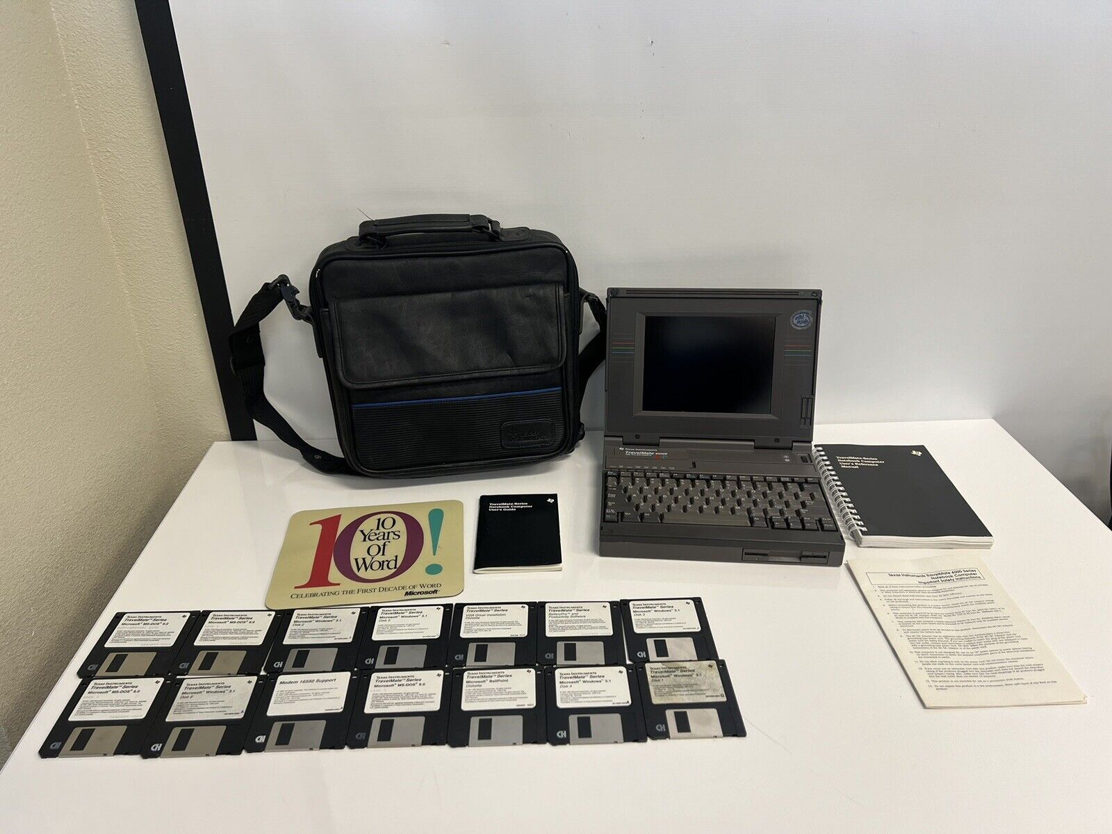 Vintage Texas Instruments TravelMate 4000E 486 Retro Laptop - UNTESTED