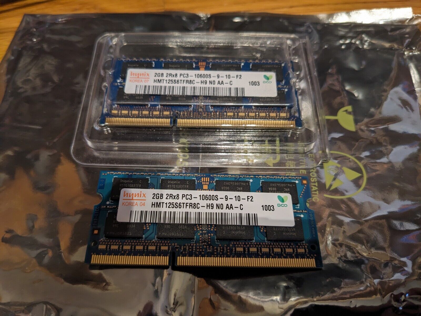 Hynix 4GB (2x2GB) HMT125S6TFR8C-H9 PC3-10600S DDR3 1333MHz SODIMM Laptop Memory