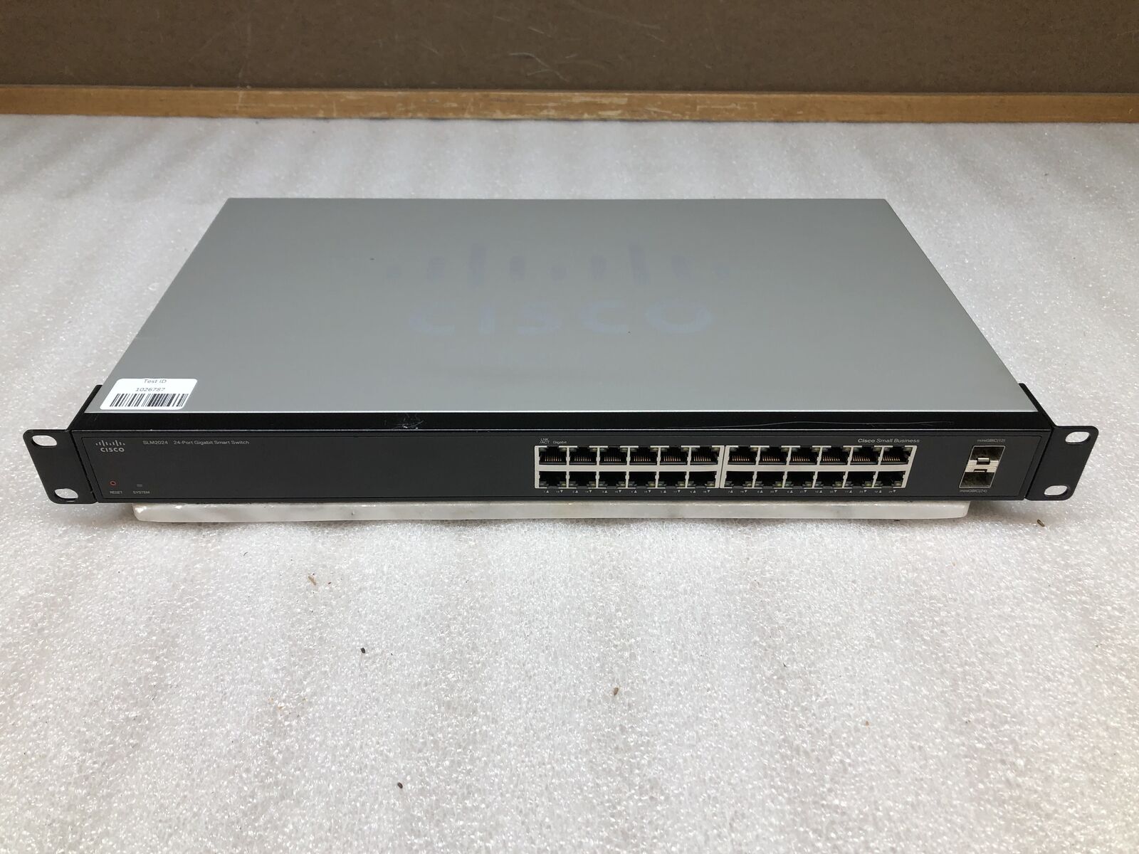 Cisco Small Business SLM2024 24-Port Gigabit Smart Ethernet Switch -TESTED/RESET