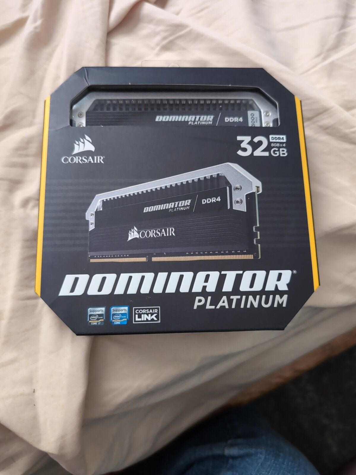Corsair Dominator Platinum 32GB (4x8GB) Desktop DDR4 Kit CMD32GX4M4C3000C15