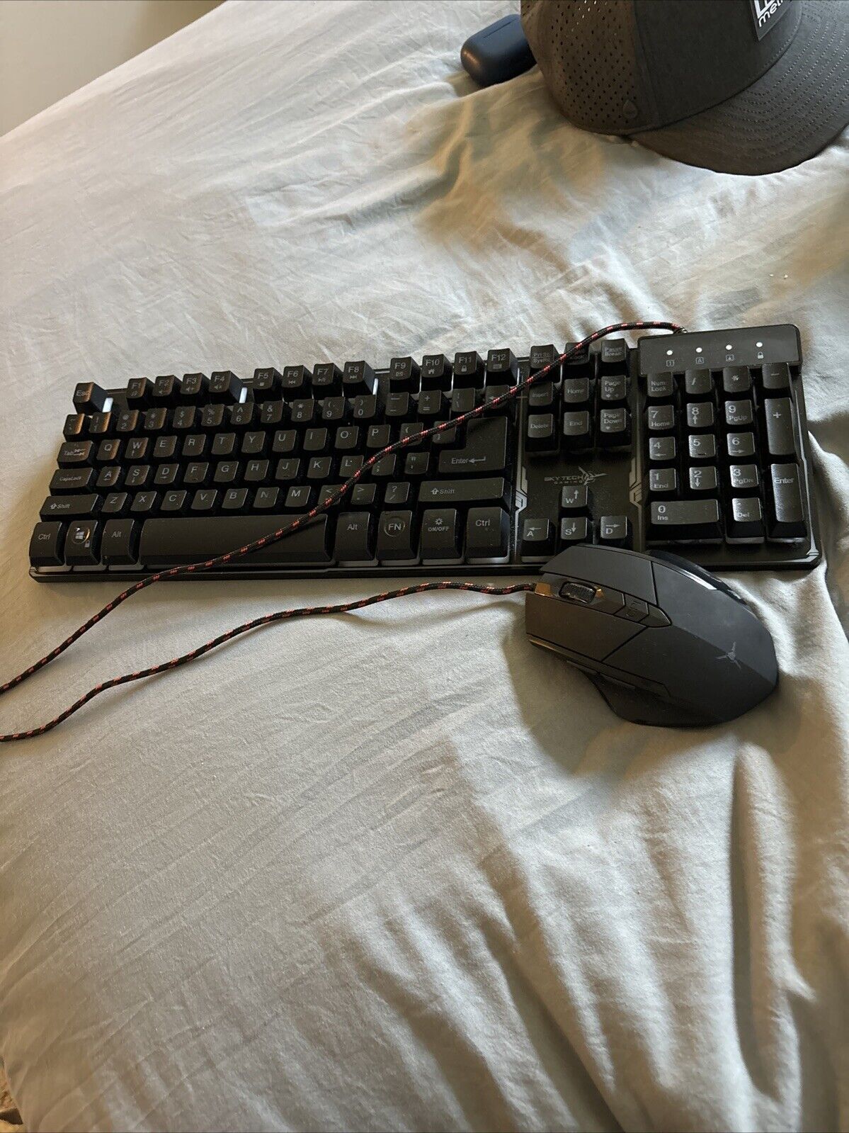 skytech gaming keyboard-keyboard+mouse with rainbow lighting