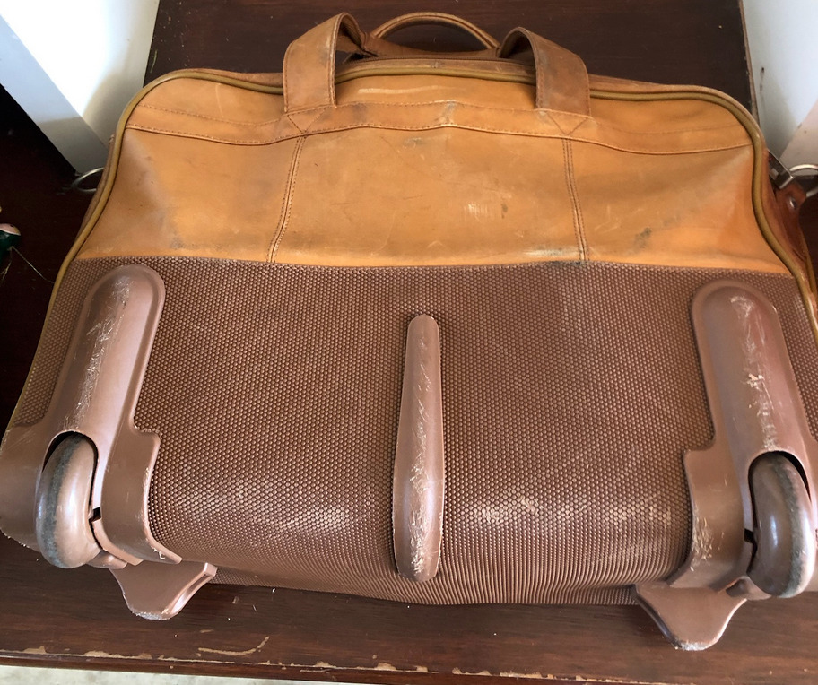 Solo New York Walker Leather Rolling 15.6 Laptop Briefcase Camel Travel Bag