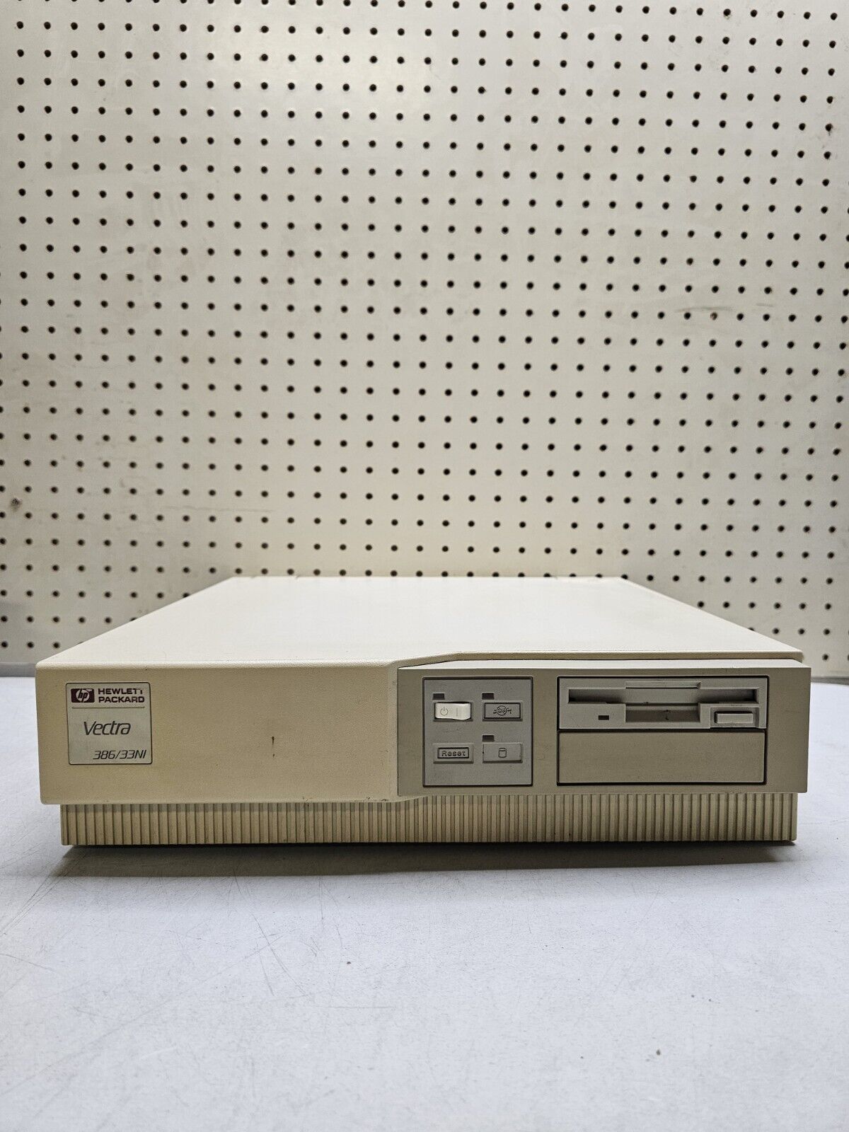 Vintage Hewlett Packard Vectra 386/33NI Computer No Power Cord Untested