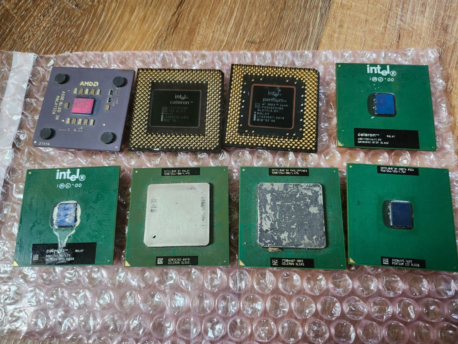 Lot of 9 Mixed Intel and AMD Processors from 1995 to 2001