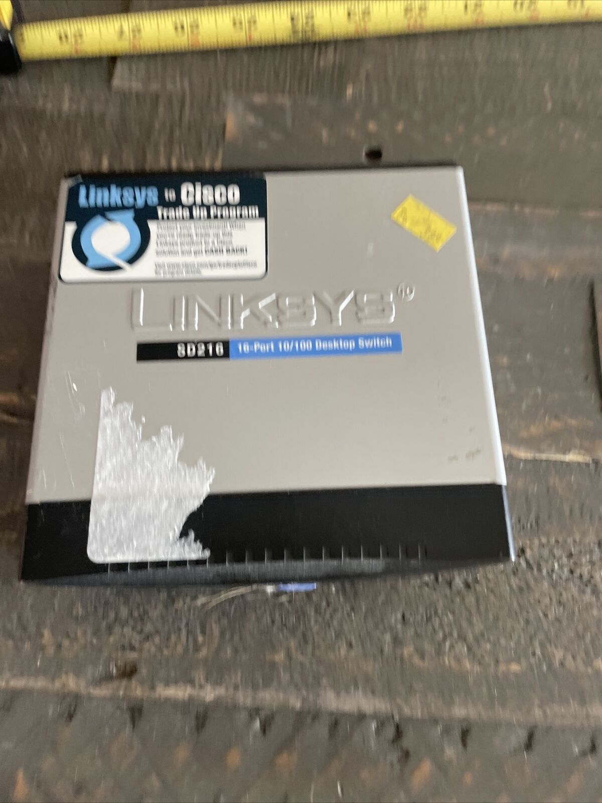 Linksys Model SD216 ver. 2 16-Port 10/100 Desktop Network Switch Cisco System dc