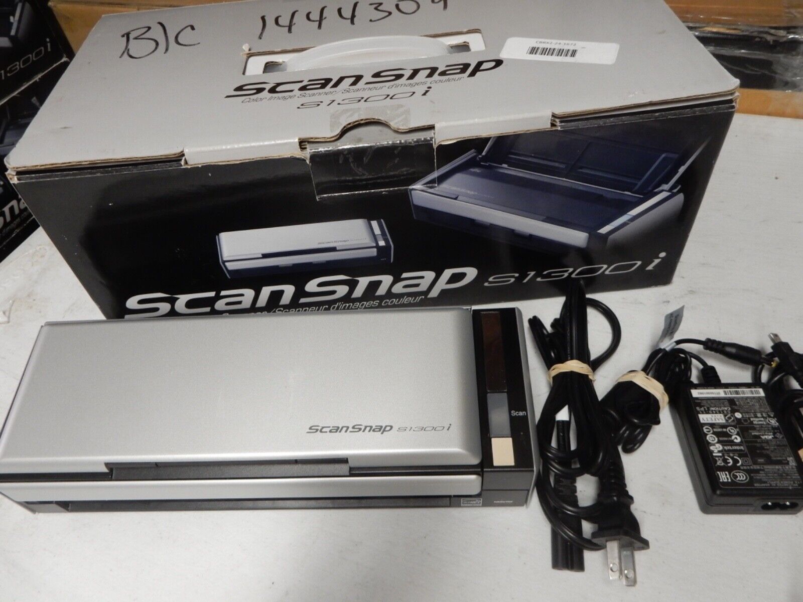 Fujitsu ScanSnap S1300i Document Scanner (PA03643-B005)
