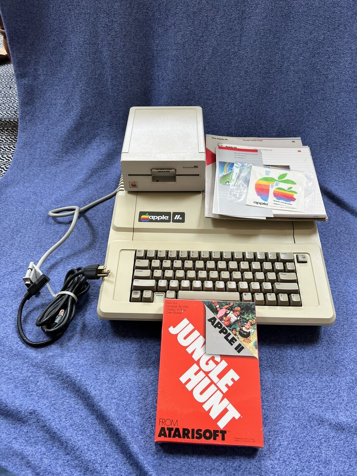 🍏 Apple IIe Computer 128k A2S206, 128K, Apple Drive, NIB Jungle  Hunt, Working