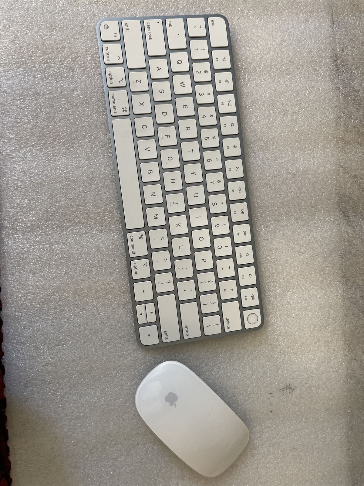 (COMBO DEAL ) Apple Magic Keyboard with Touch ID and Apple Wireless Mouse 2✅