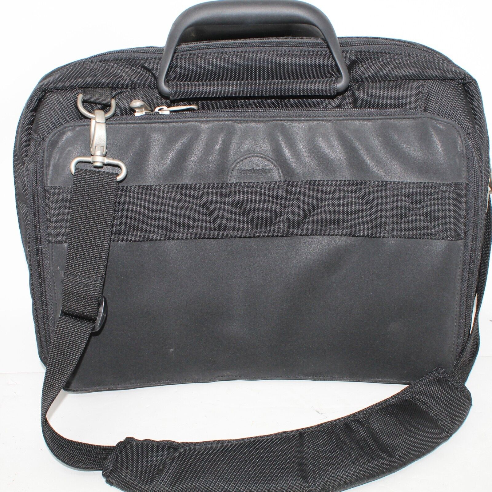 Kensington Contour Bag Black Full Zip Nylon Multi-Pocket Laptop Sleeve Shoulder