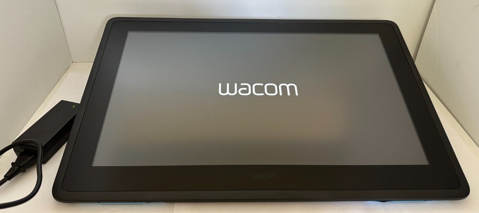 Wacom Cintiq 22 Creative Pen Display Tablet - DTK2260K0A