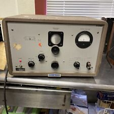 HP 650A TEST OSCILLATOR  1940s HISTORICAL TUBE ELECTRONICS UNIT picture