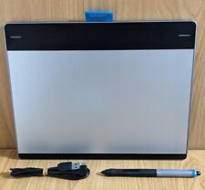 Wacom CTH-680 Intuos Medium Creative Pen & Touch Tablet 3 piece set picture