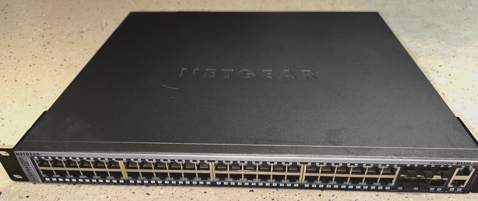 NETGEAR GSM7352S ProSAFE 48+4 Gigabit Ethernet L3 Managed Stackable Switch