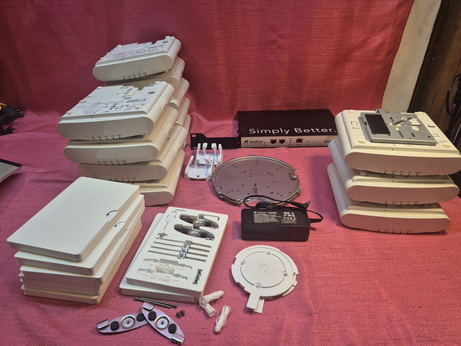 Lot 12 Ruckus R510 Wireless Access Points AP ZD1200 Controller Mounts
